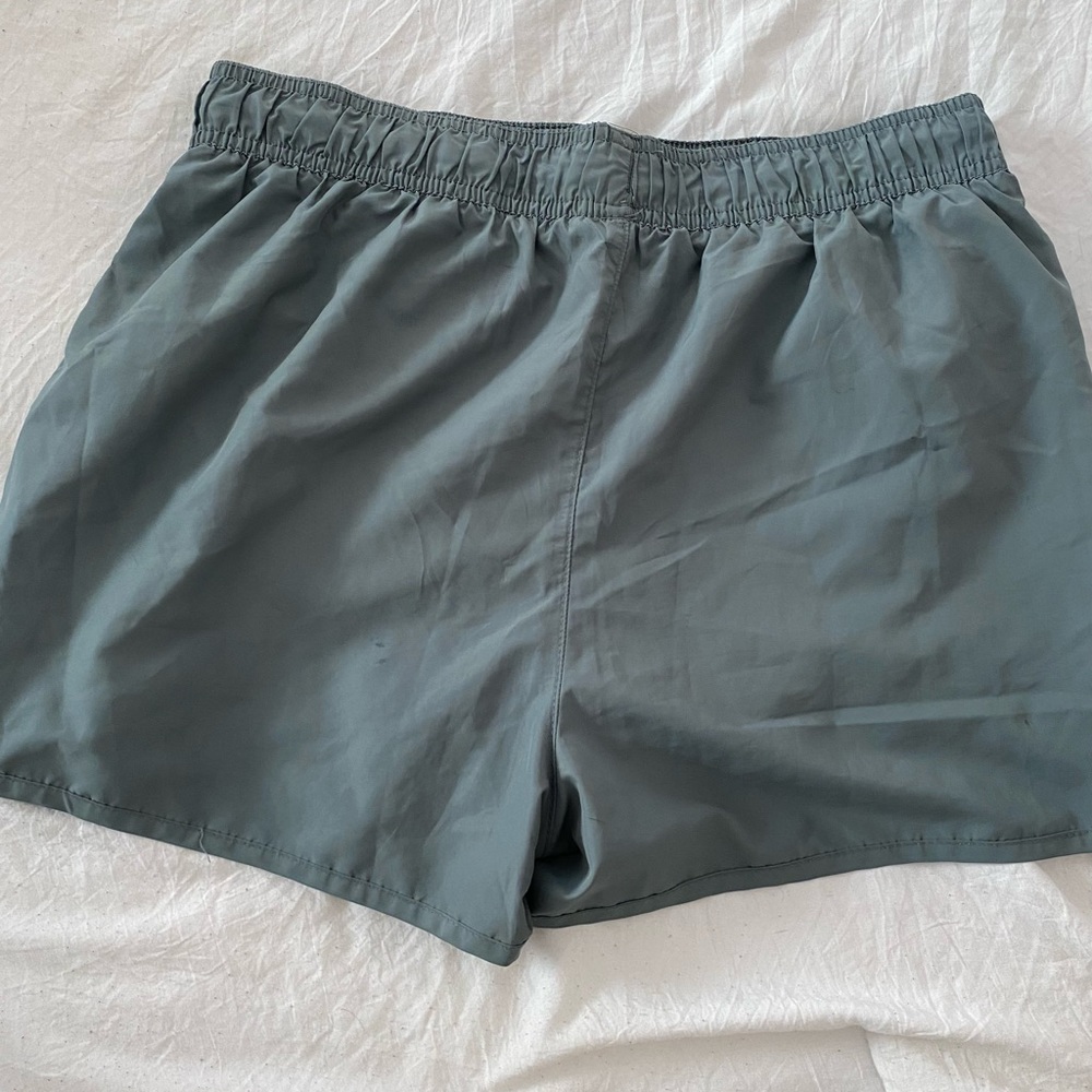 H&M Running Shorts - Picture 2 of 3